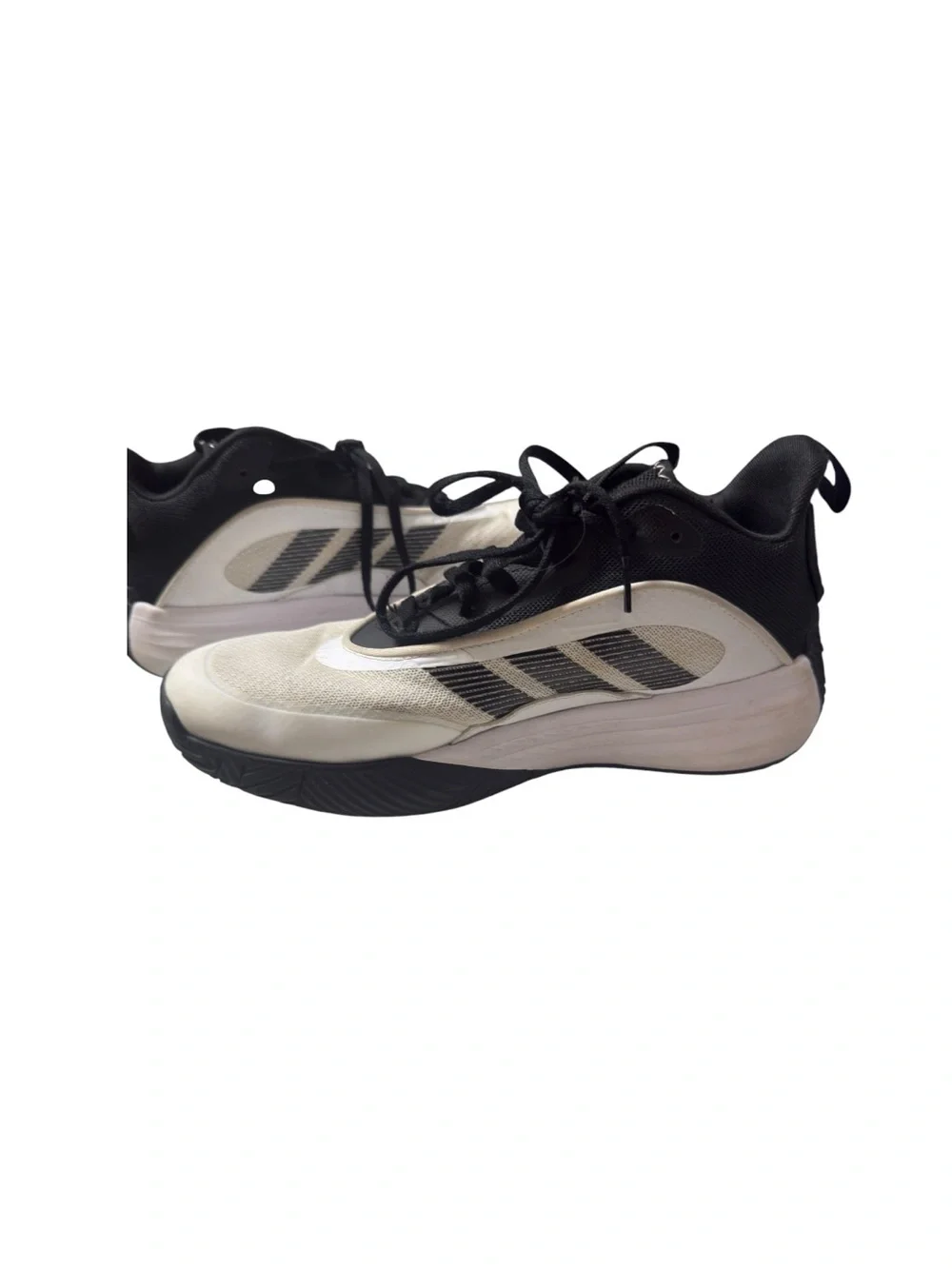 Adidas Men's Own The Game 3.0 Basketball Sneakers EUC white/black size 9.5